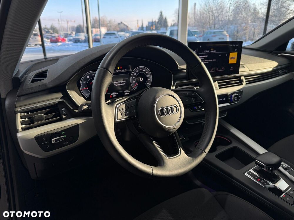 Audi A4 Limousine - 8