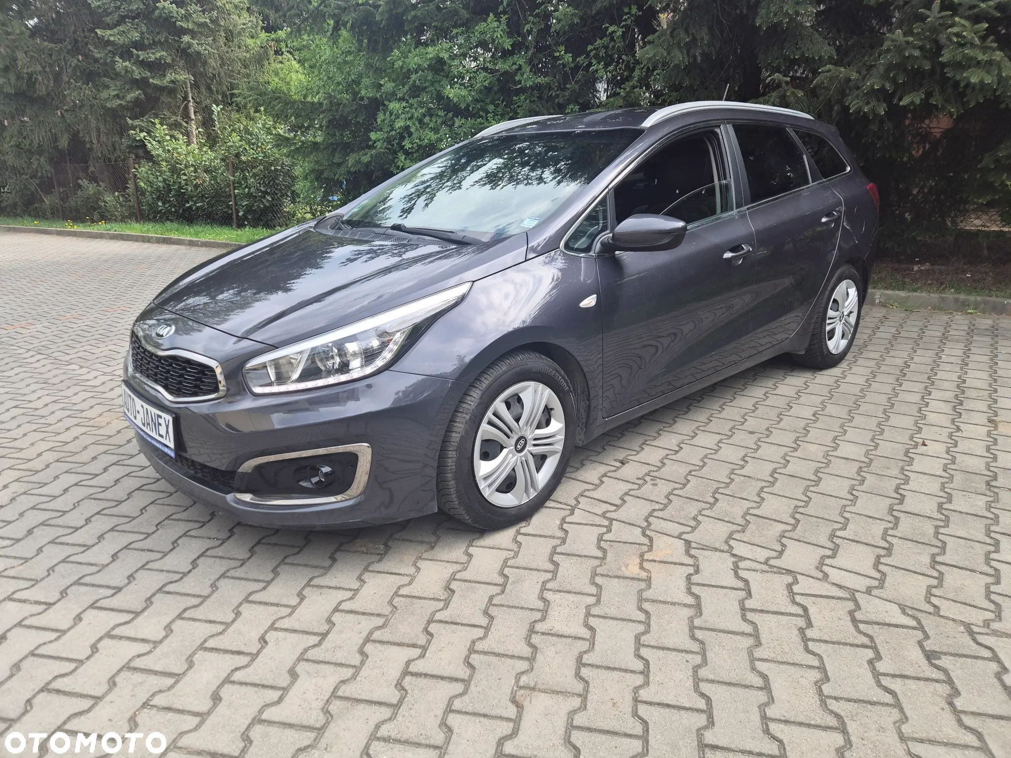 Kia Ceed 1.6 GDI ISG Dream-Team Edition - 1