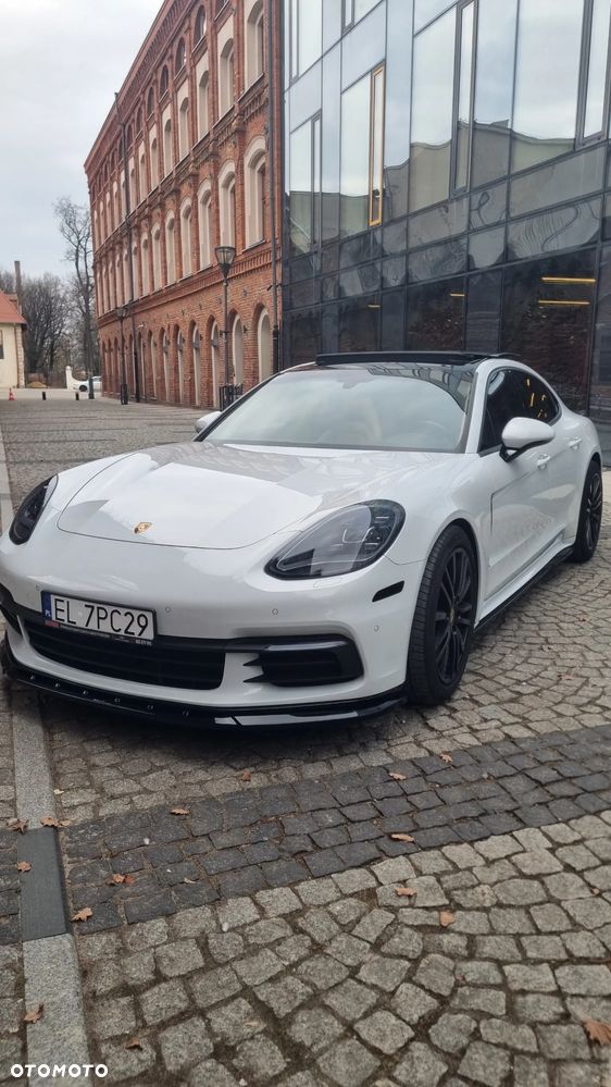 Porsche Panamera 4 - 22