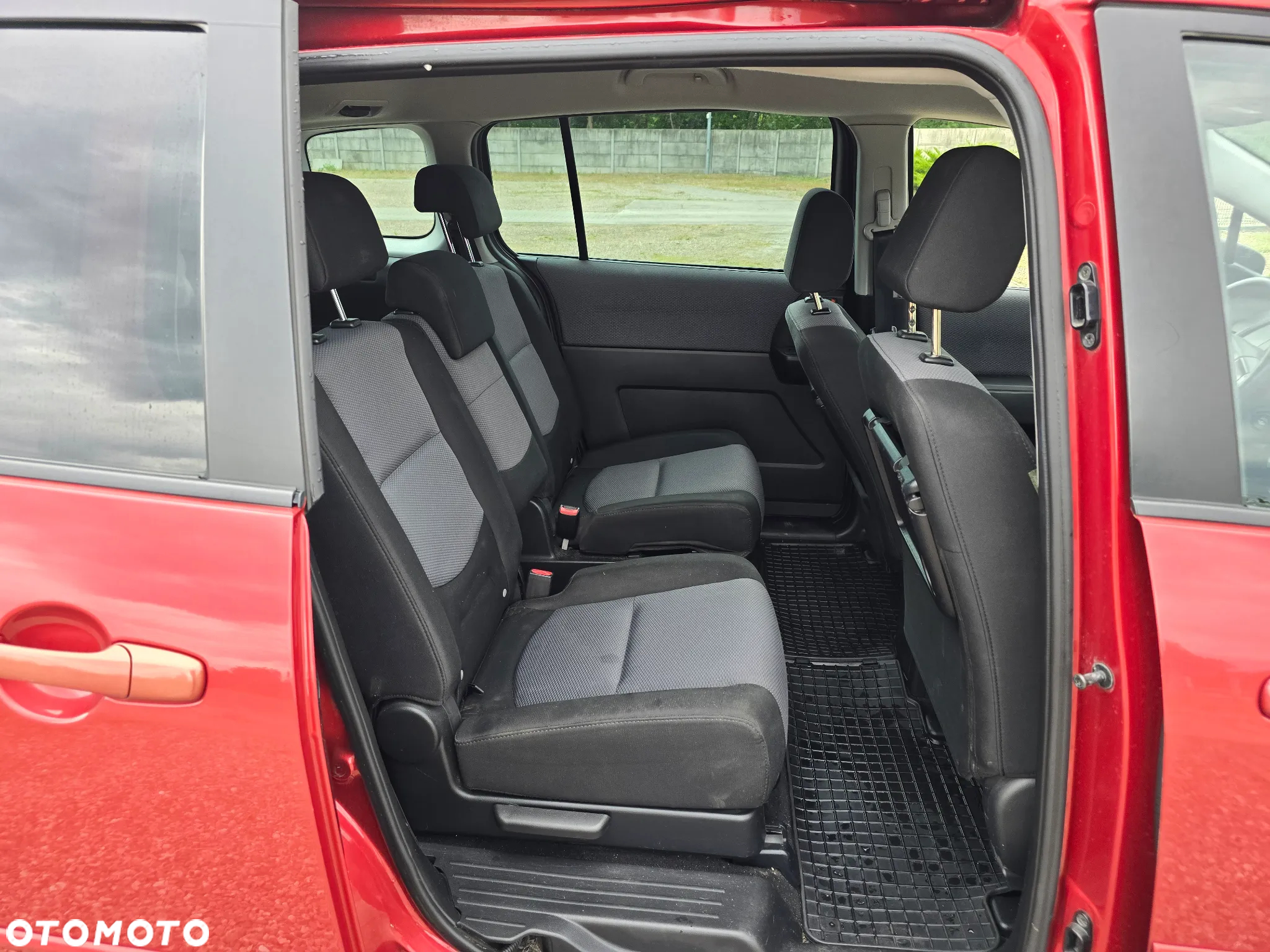 Mazda 5 2.0 Exclusive + - 11