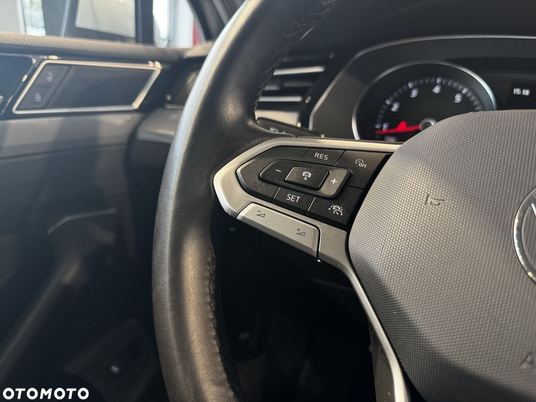 Volkswagen Passat - 20
