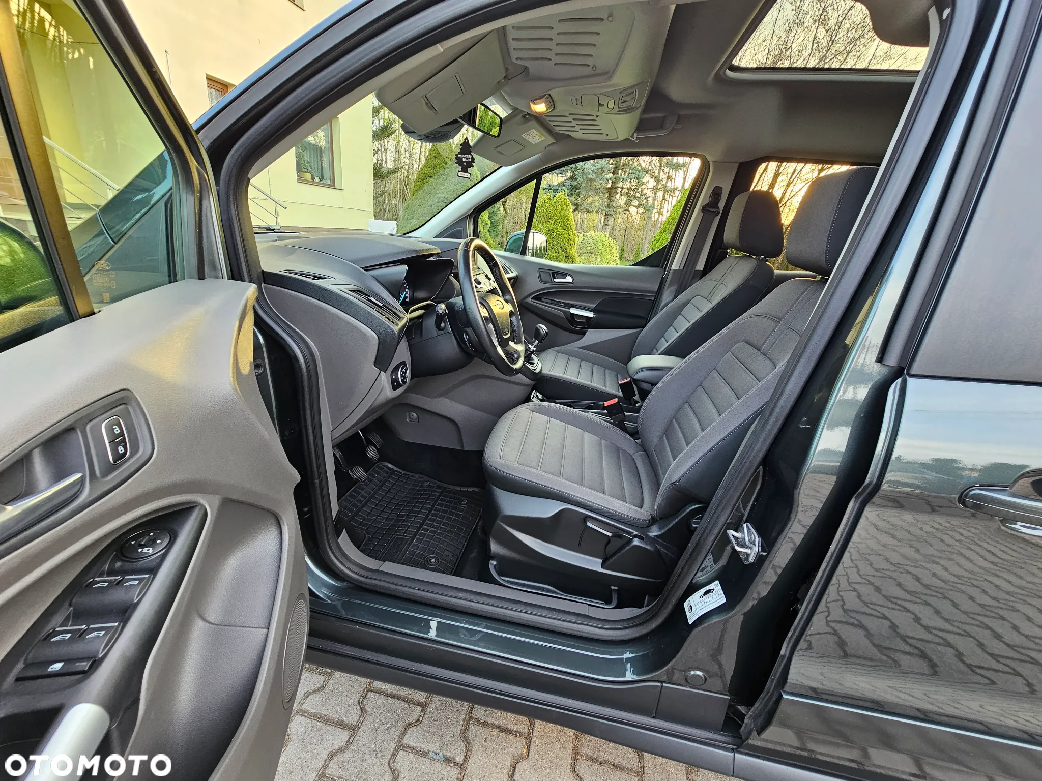 Ford Tourneo Connect Grand - 11