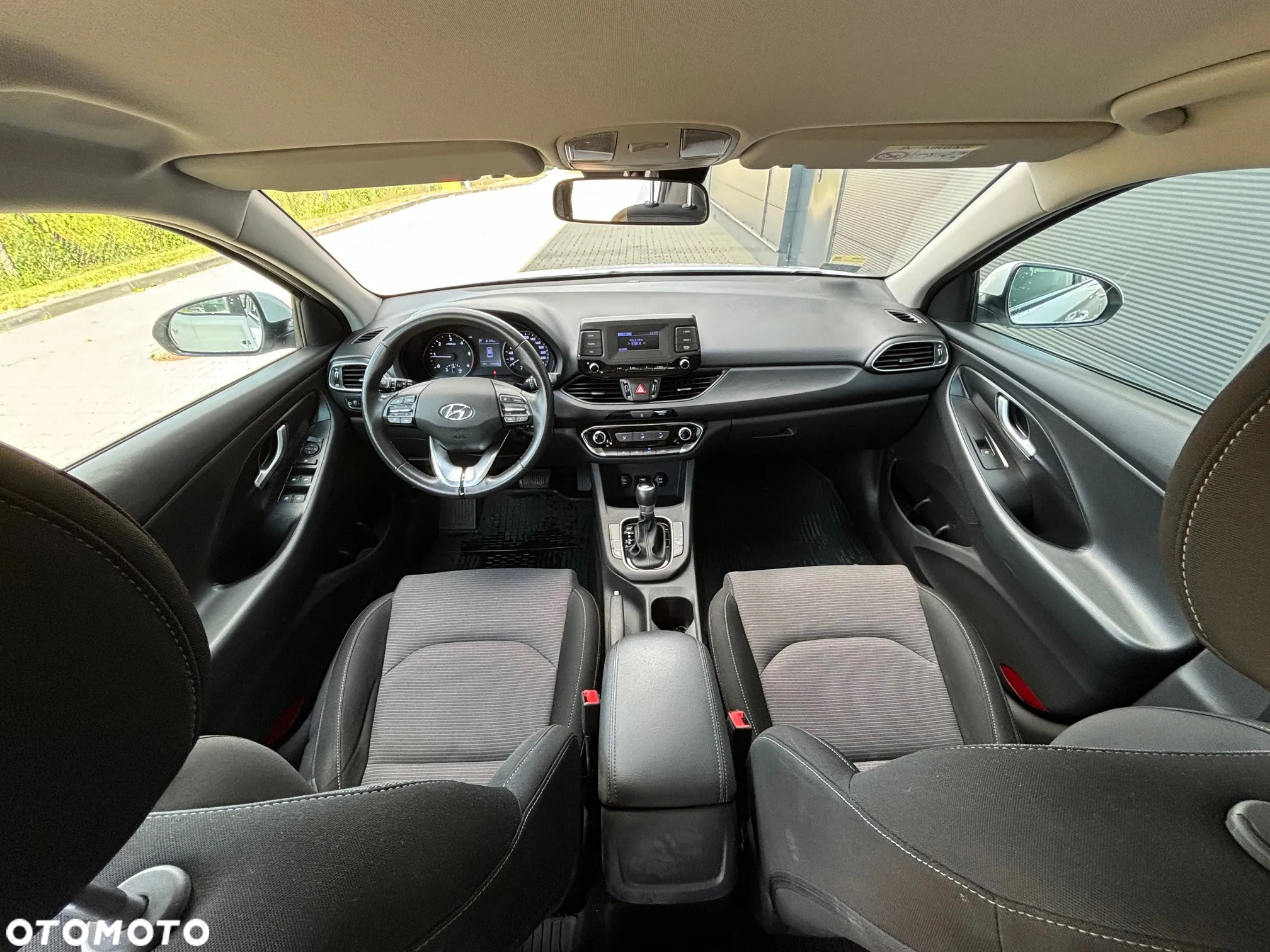 Hyundai i30 1.6 D Classic + DCT - 10