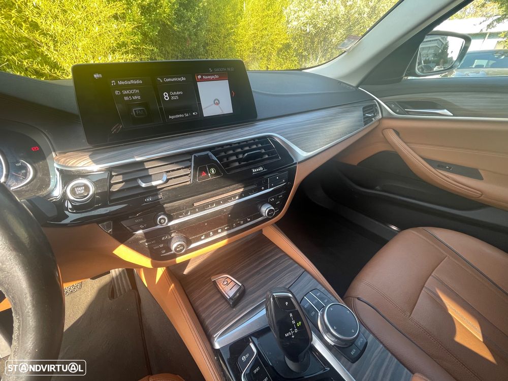 BMW 530 e iPerformance Line Luxury - 10