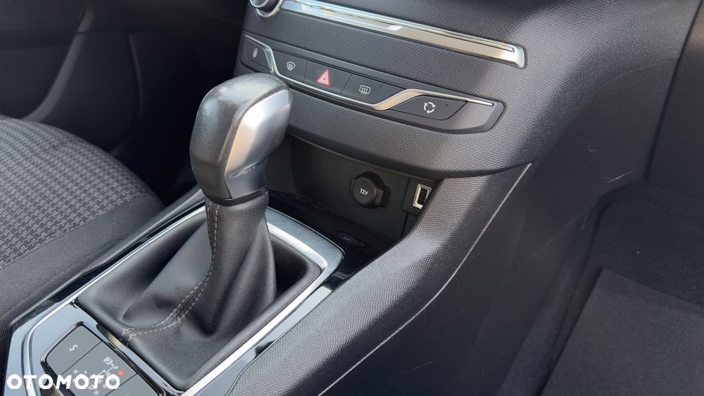 Peugeot 308 BlueHDi 120 EAT6 Stop & Start Active Business-Paket - 18