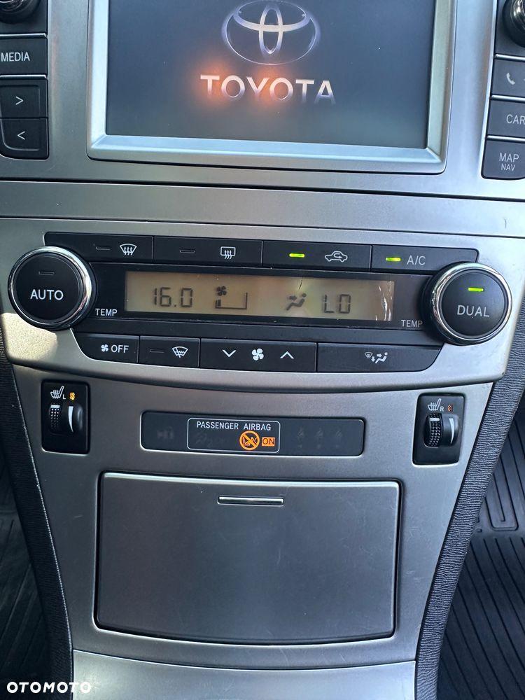 Toyota Avensis 1.8 Comfort - 23