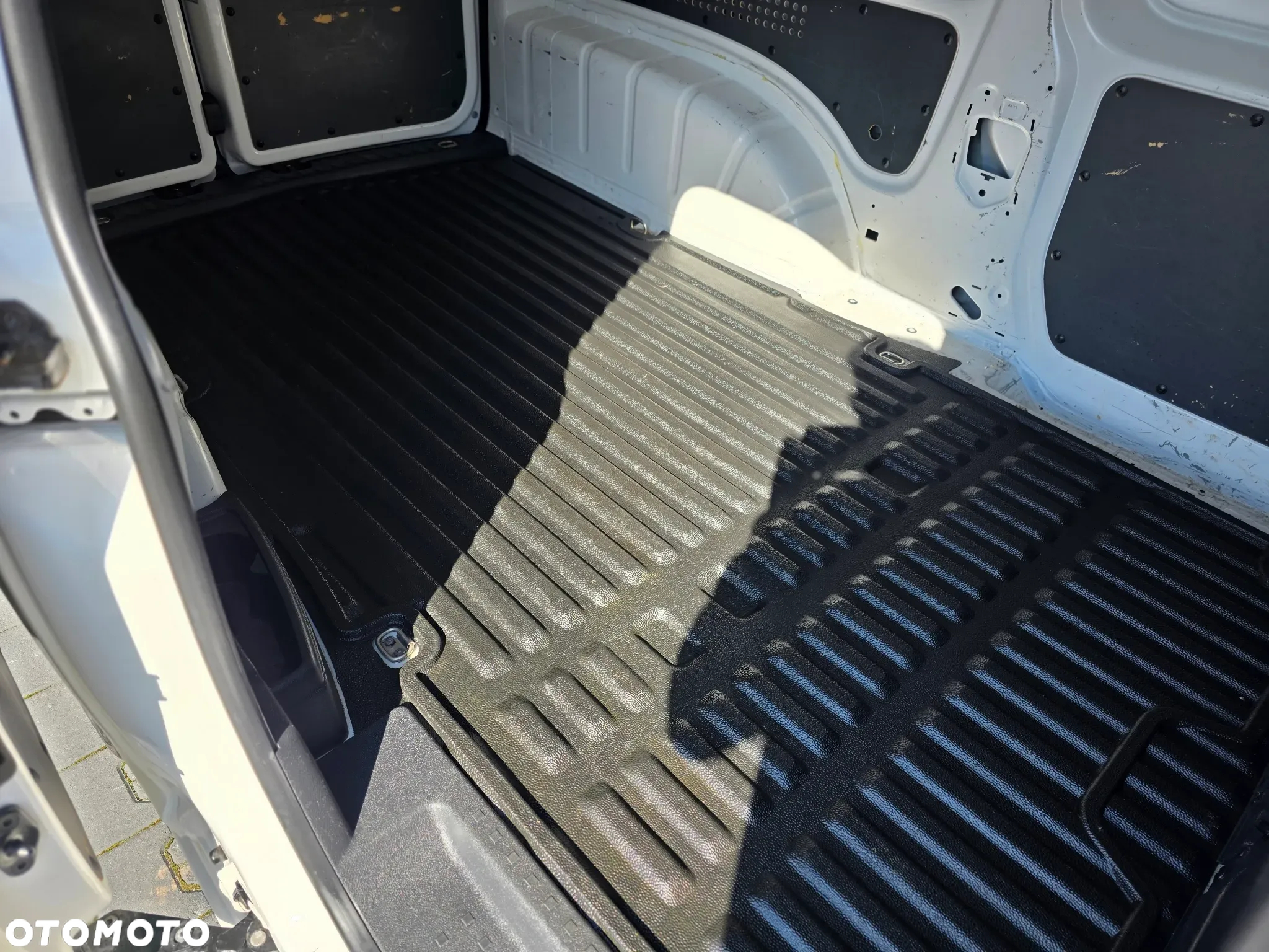 Volkswagen Caddy Maxi Long 1.4 6-biegowy 125KM LIFT 2020 BEZWYPADKOWY z Polskiego Salonu I Bardzo Ładny i Zadbany Egzemplarz I Kompletna Historia Serwisowa I Pełna Faktura Vat 23% I - 34