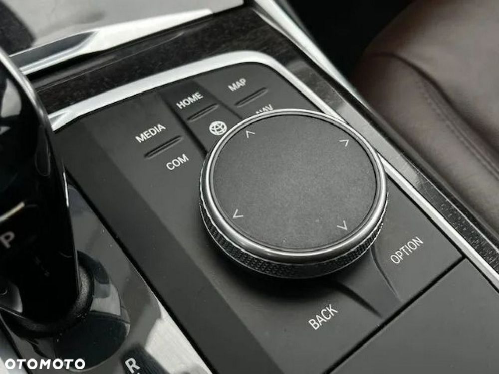 BMW Seria 3 320d Luxury Line - 25