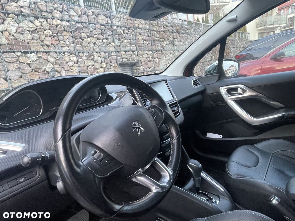 Peugeot 208 1.2 PureTech Allure S&S EAT6 - 9