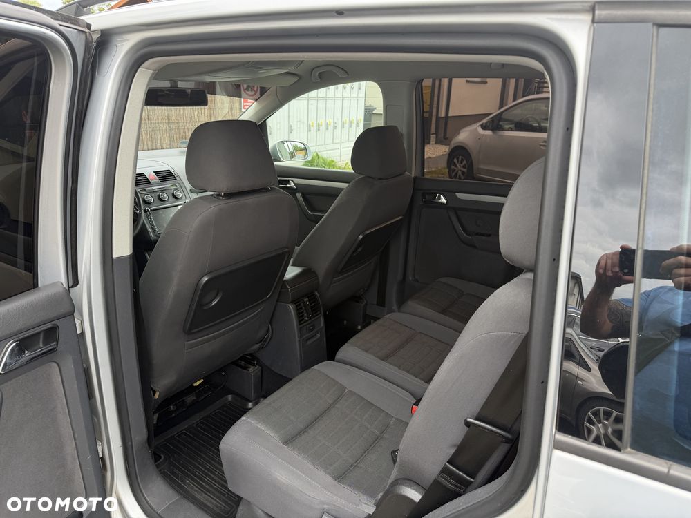Volkswagen Touran - 7