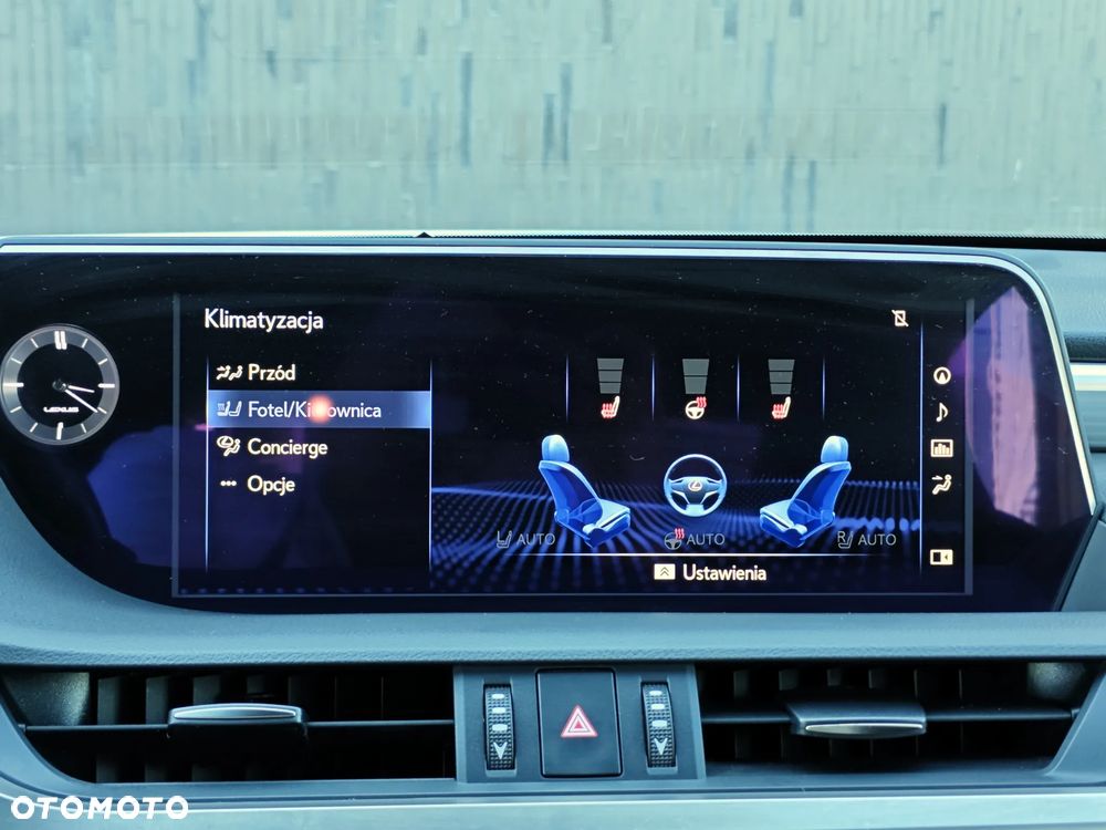 Lexus ES 300h F Sport Edition - 22