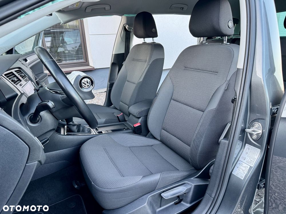 Volkswagen Golf - 21