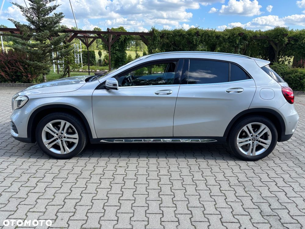 Mercedes-Benz GLA 250 4Matic 7G-DCT AMG Line - 11