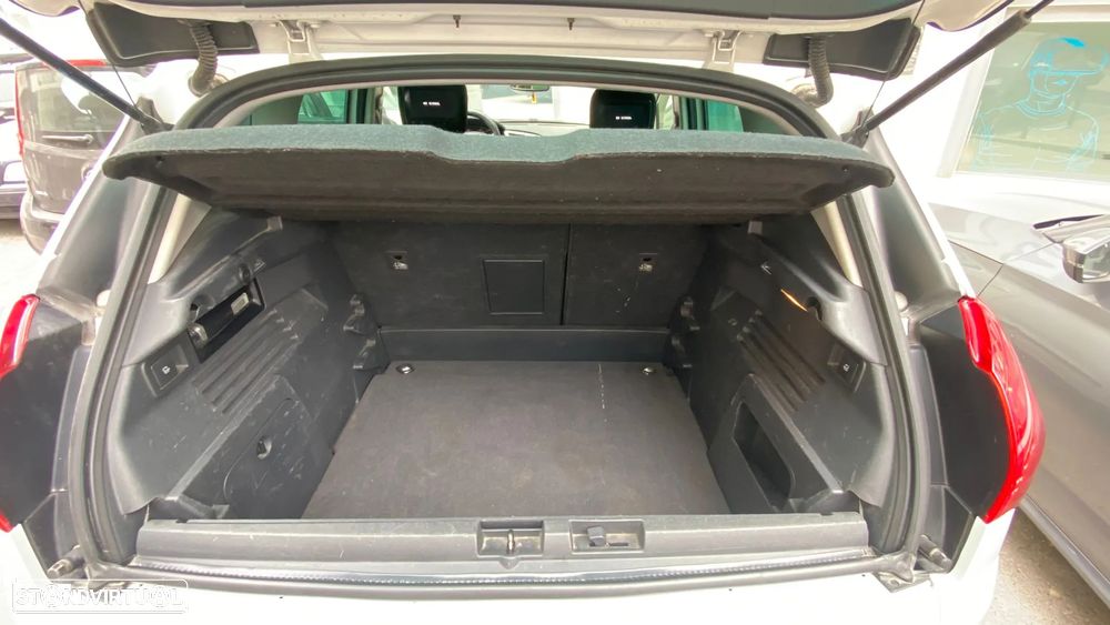 Peugeot 3008 1.6 HDi Executive CMP6 - 17