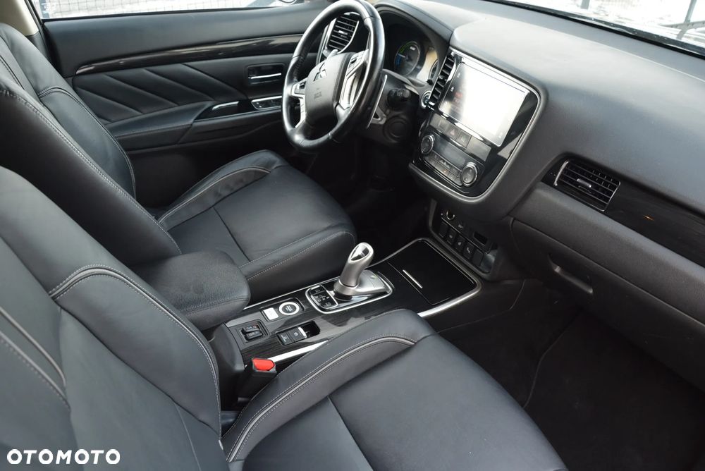 Mitsubishi Outlander 2.0 4WD Top - 6