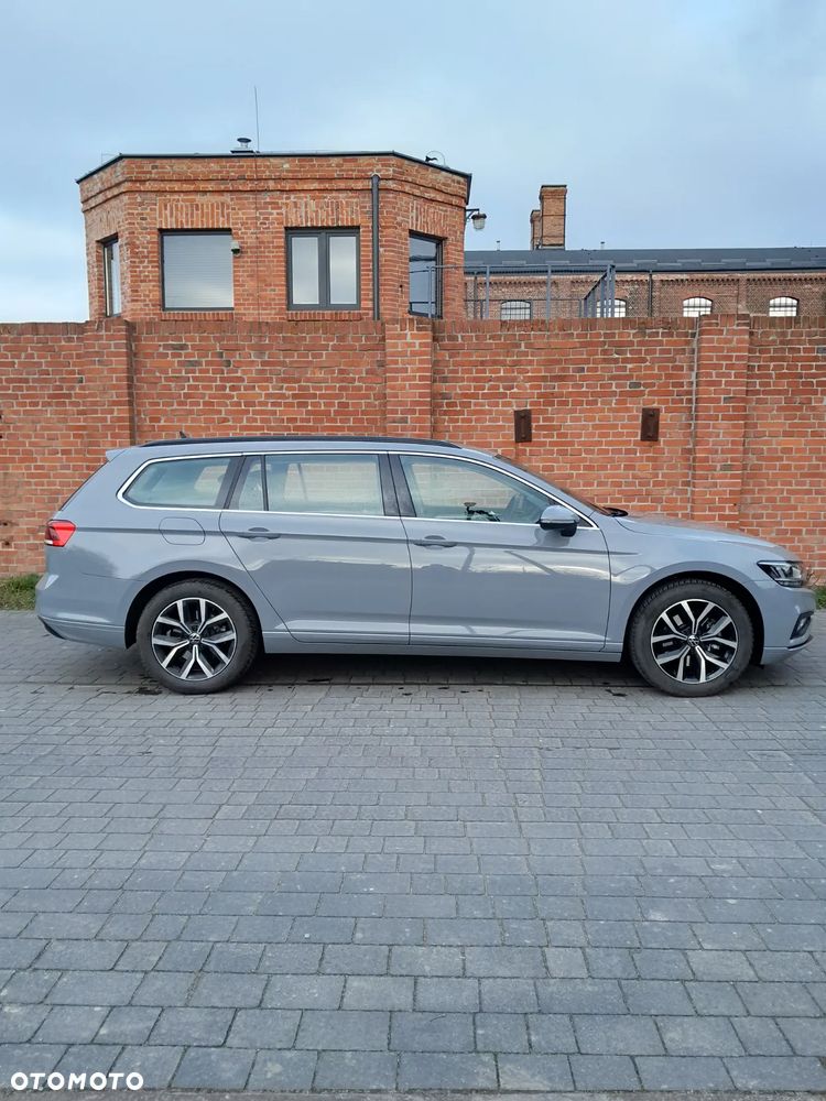 Volkswagen Passat 1.5 TSI EVO Elegance DSG - 1