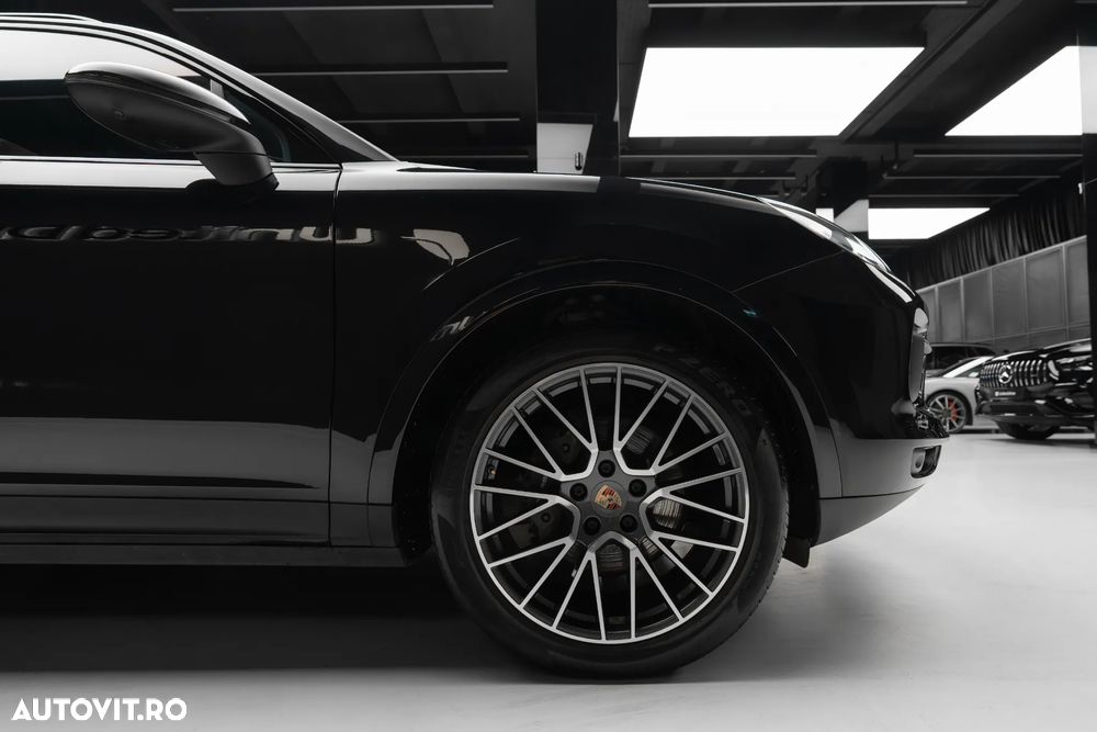 Porsche Cayenne - 5