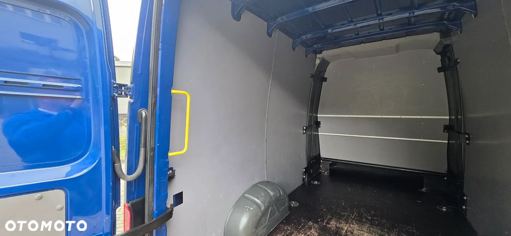 Volkswagen Crafter - 17