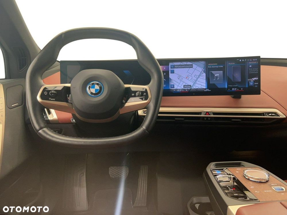 BMW iX - 9