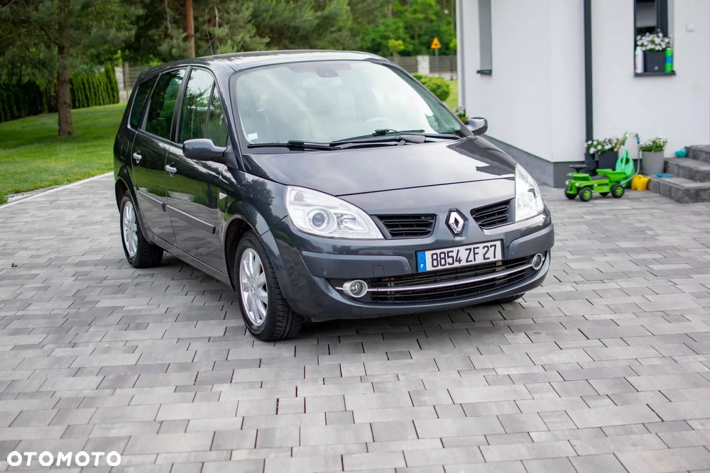 Renault Grand Scenic - 1