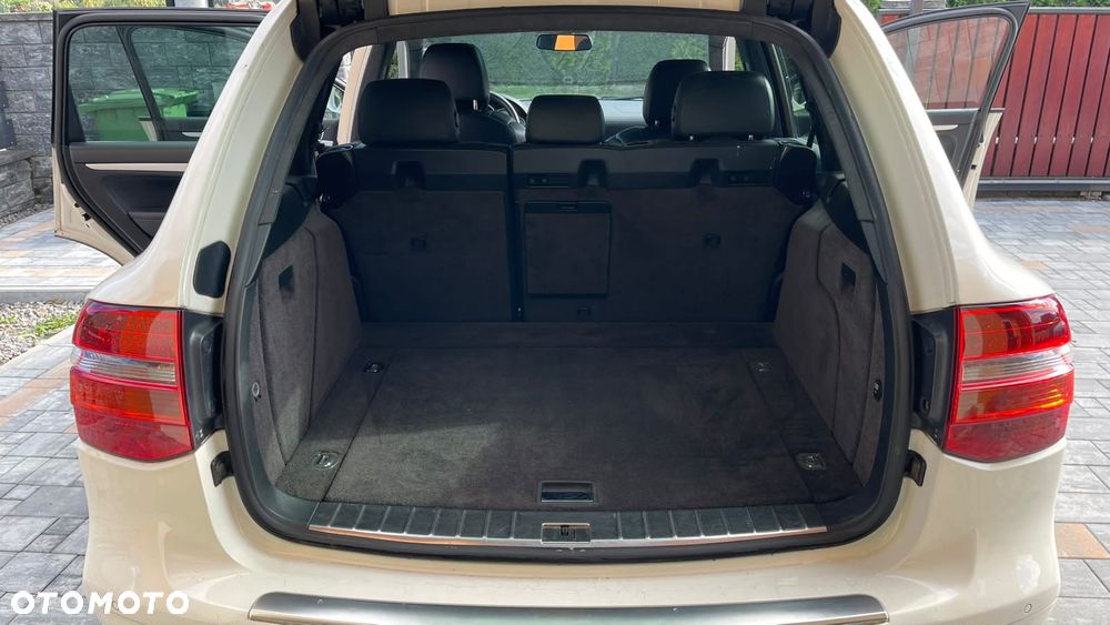 Porsche Cayenne - 25