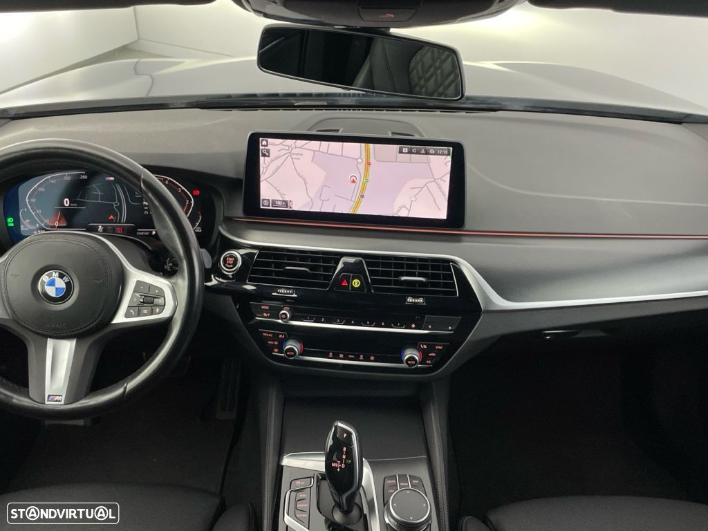 BMW 520 d Pack Desportivo M Auto - 10