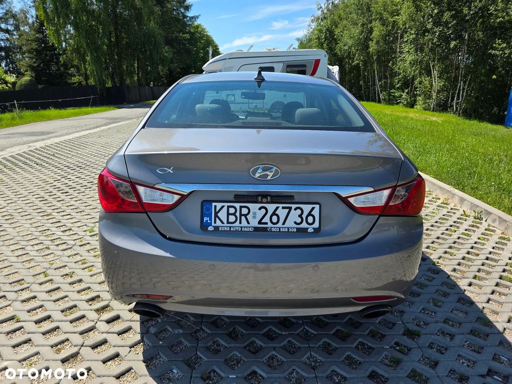Hyundai Sonata - 5