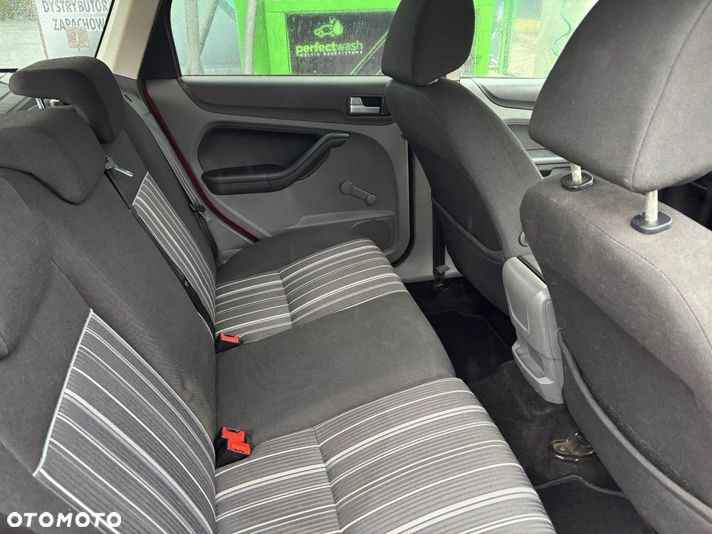 Ford Focus - 9