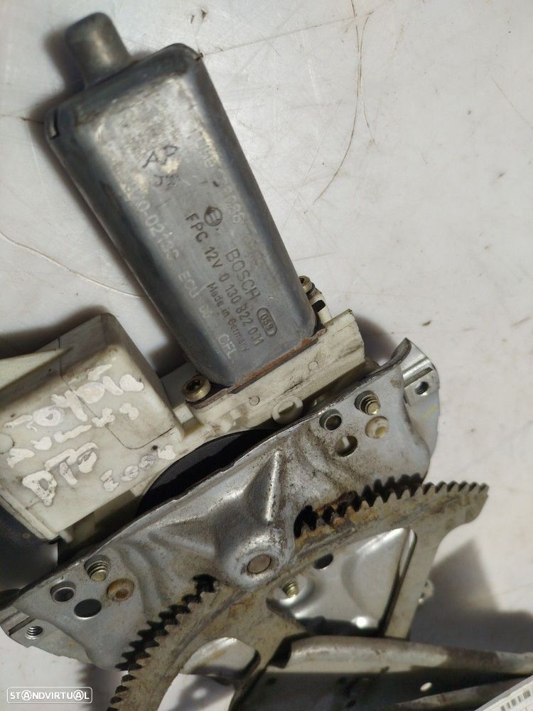 Elevador vidros frente esquerdo TOYOTA Avensis Liftback (_T25_) - 4