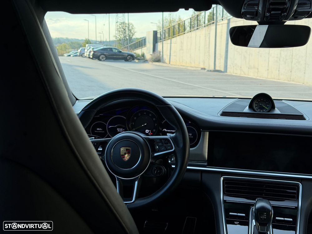 Porsche Panamera - 12
