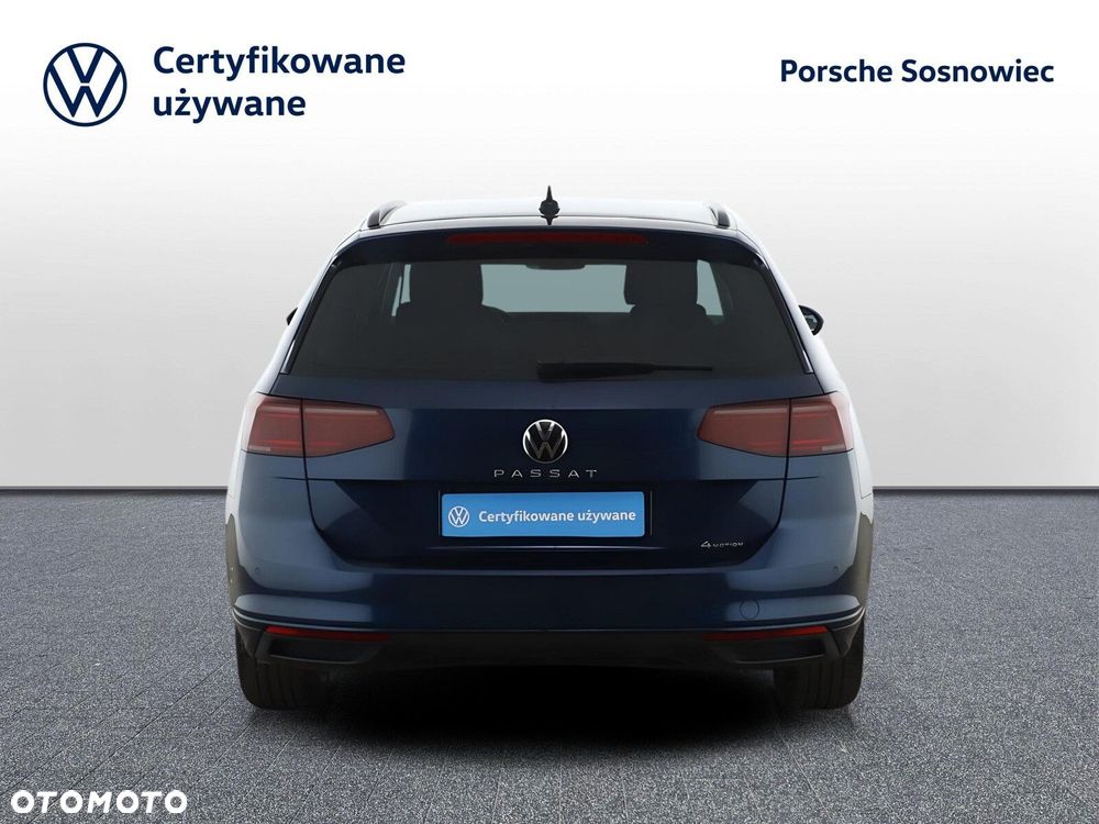 Volkswagen Passat Variant 2.0 TDI 4Mot Elegance DSG - 5