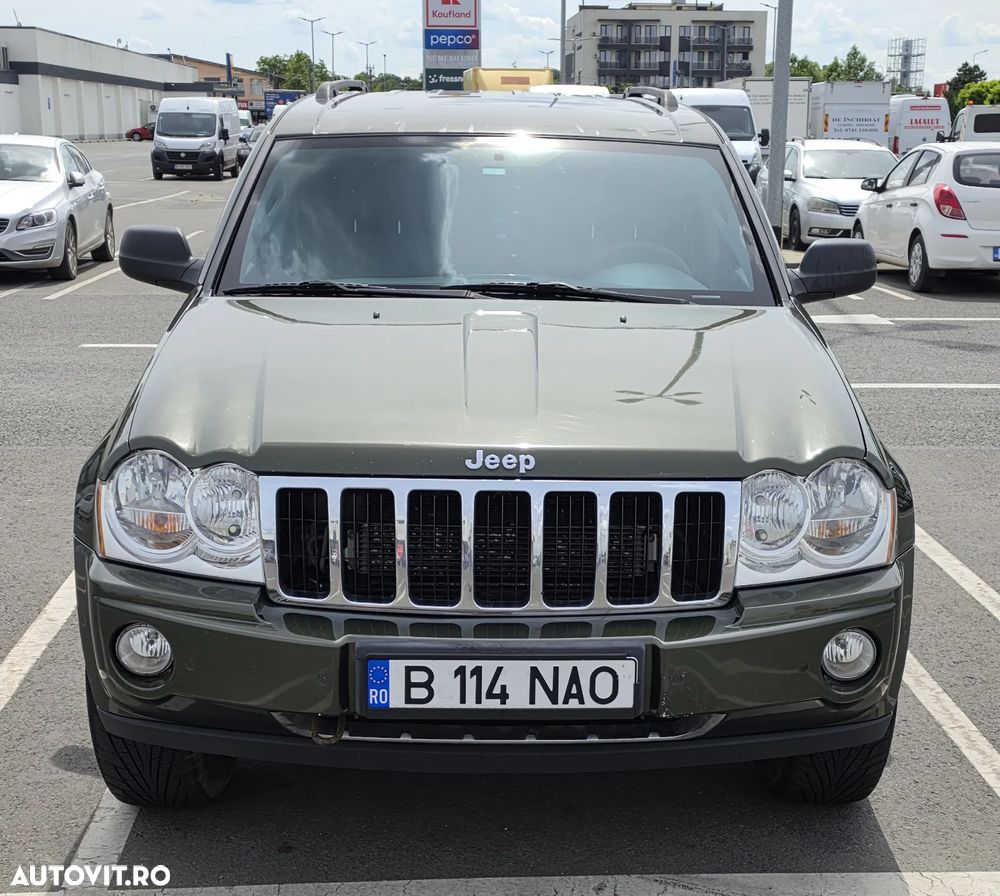 Jeep Grand Cherokee - 16