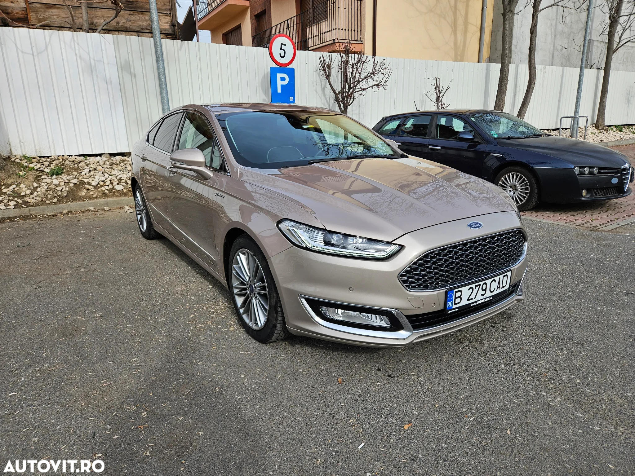 Ford Mondeo Vignale 2.0 TDCi Powershift AWD - 2