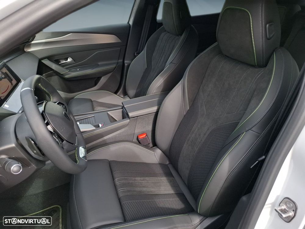 Peugeot E-408 58 kWh GT - 11