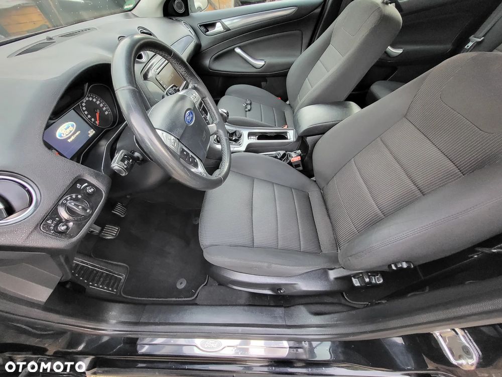 Ford Mondeo 2.0 TDCi Ambiente - 25