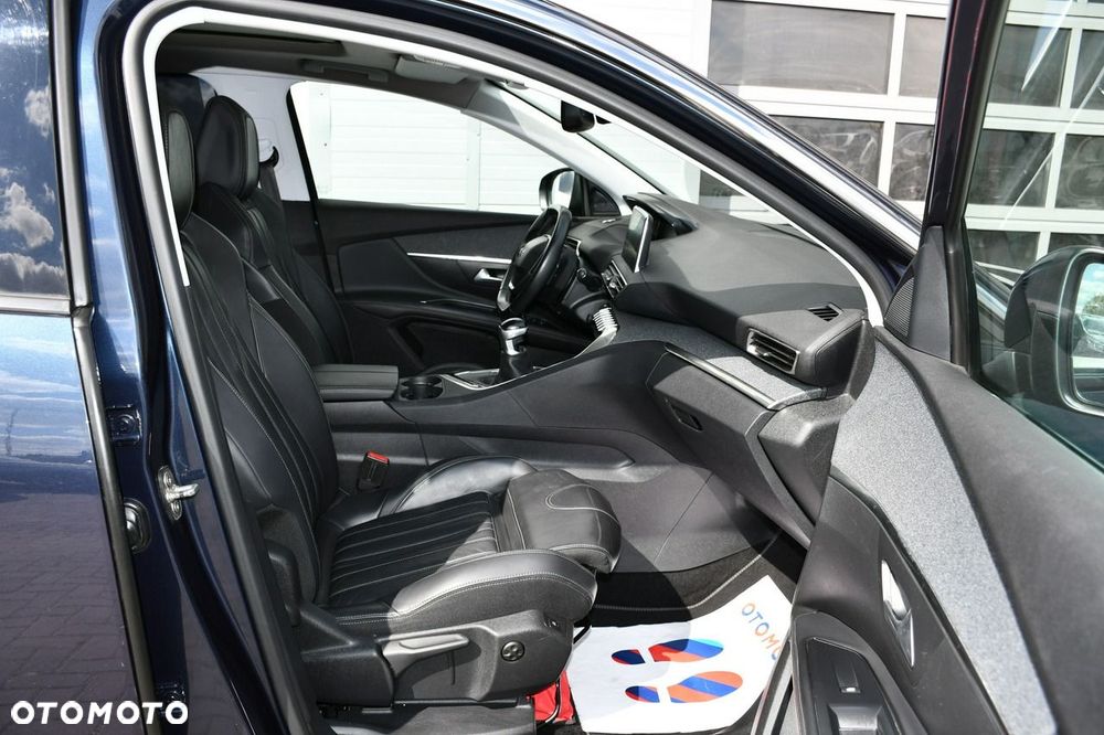 Peugeot 5008 - 24