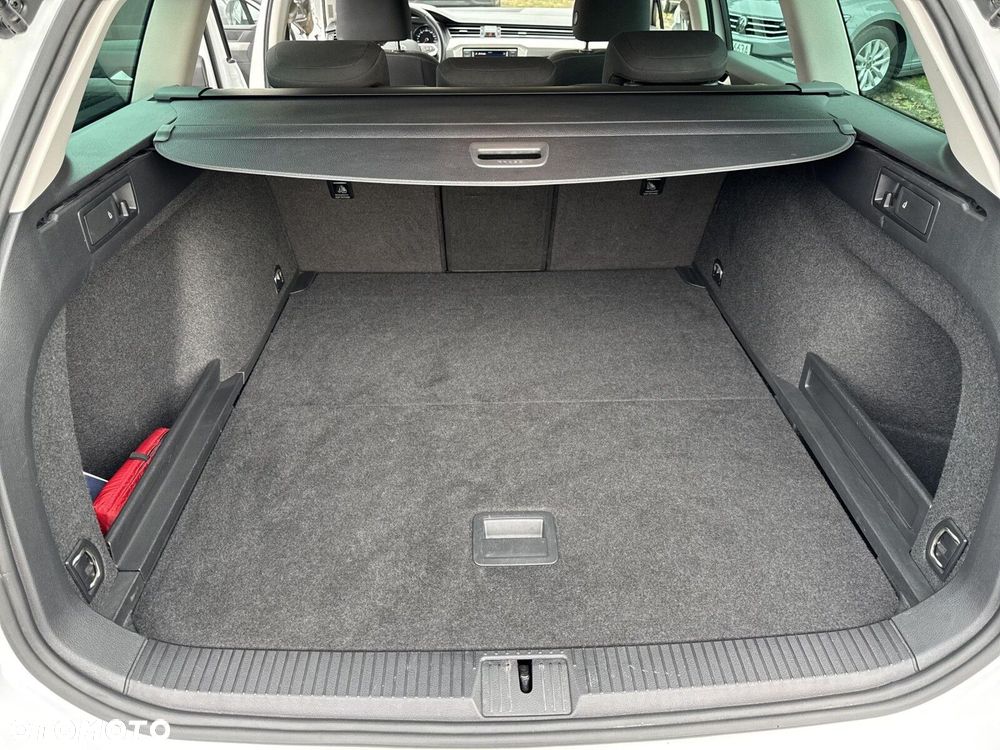 Volkswagen Passat 2.0 TDI EVO Essence - 17