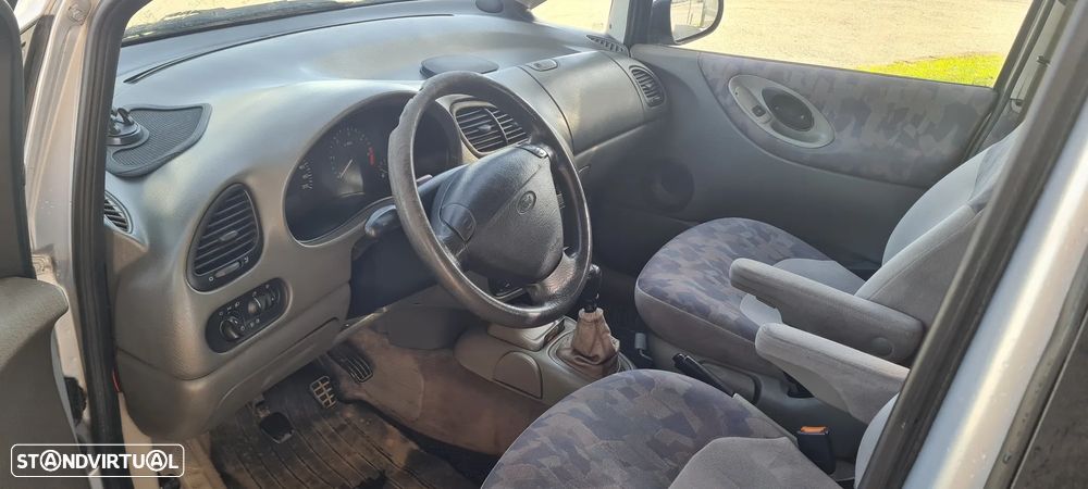 Ford Galaxy 1.9 TD - 16