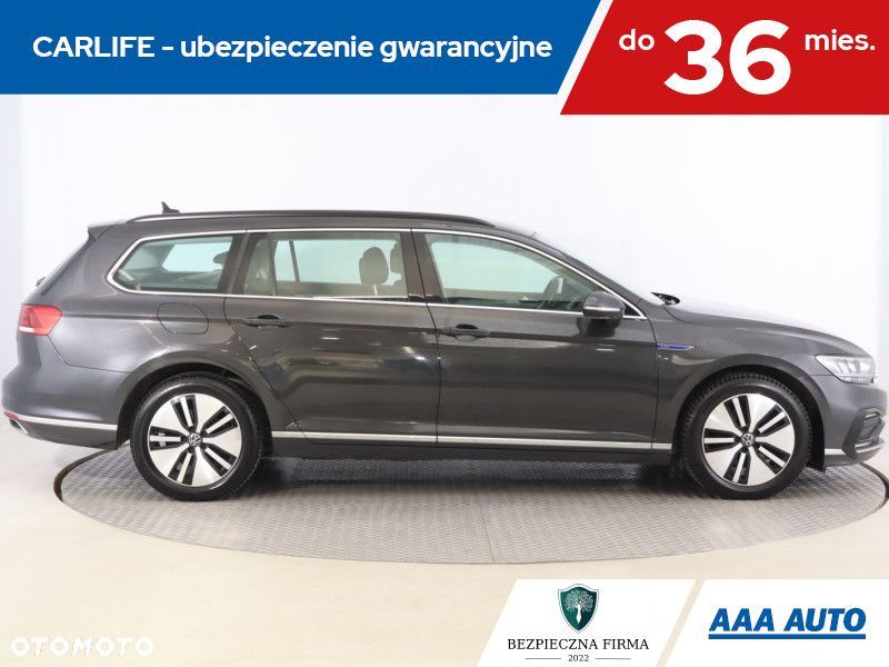 Volkswagen Passat Variant - 8