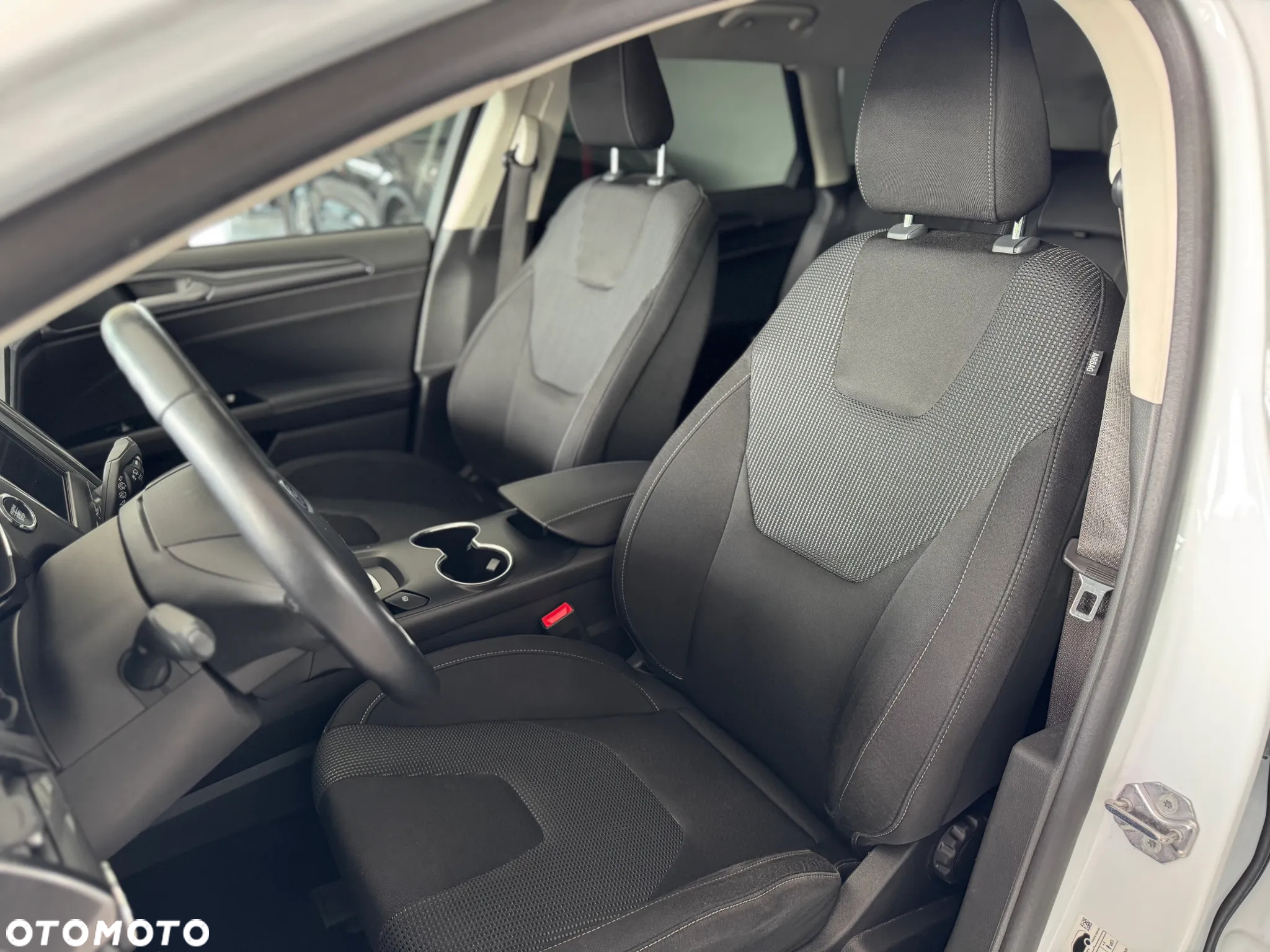 Ford Mondeo 2.0 EcoBlue Titanium - 21