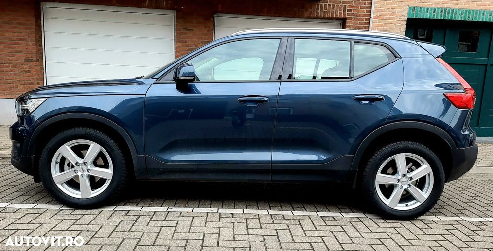 Volvo XC 40 T2 Momentum - 4