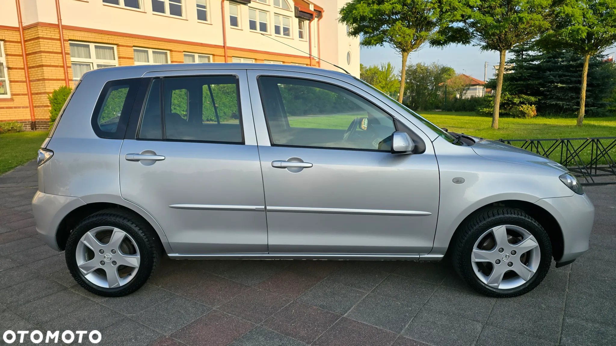 Mazda 2 - 8