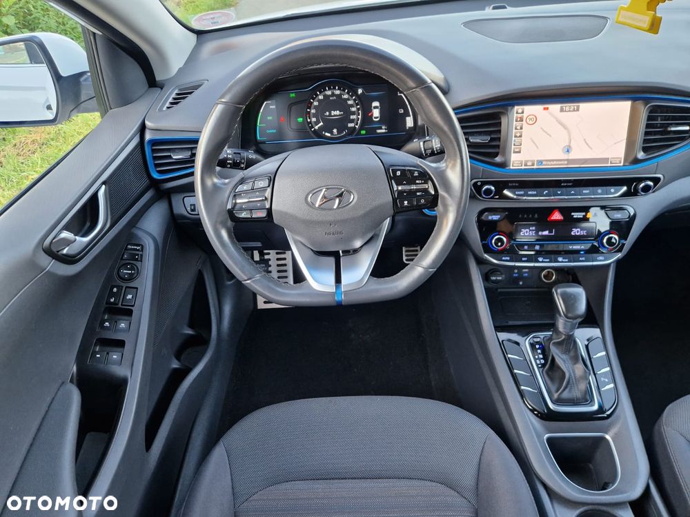 Hyundai IONIQ - 16