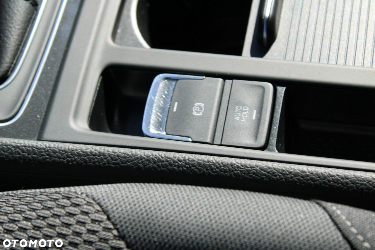 Volkswagen Golf - 28