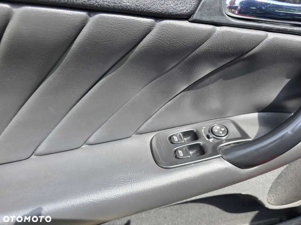 Alfa Romeo GT 1.9 JTD M-Jet Sportiva - 24