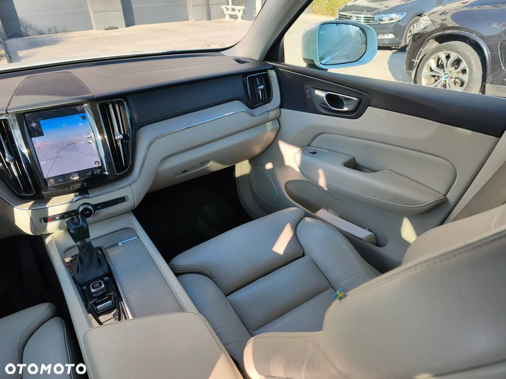 Volvo XC 60 T5 AWD Inscription - 11