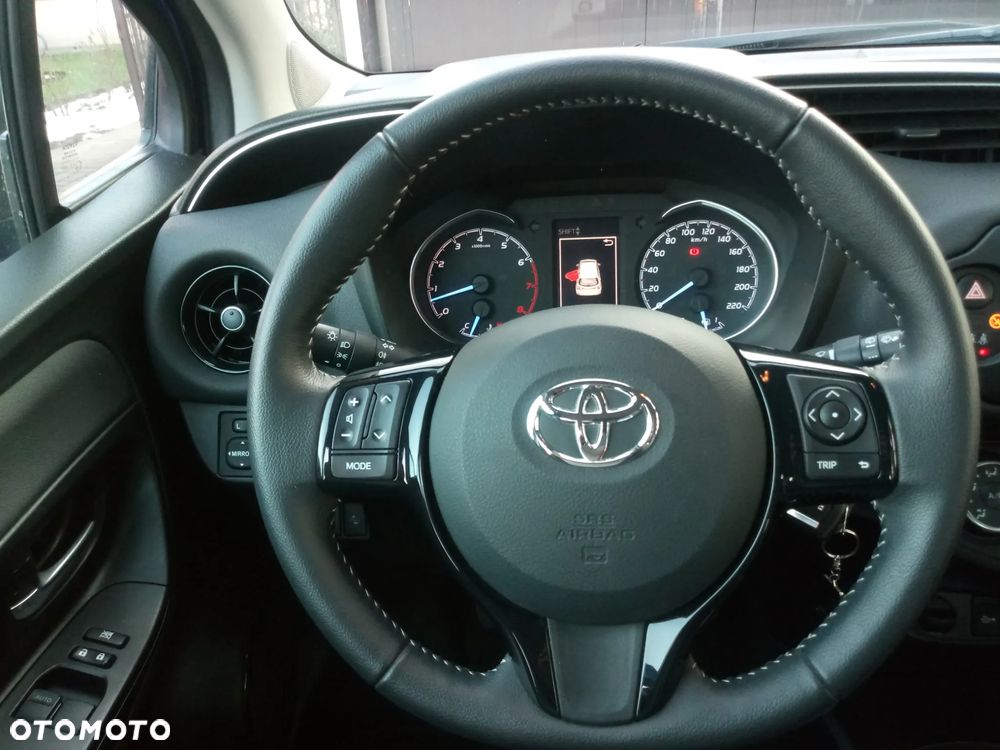Toyota Yaris 1.5 Premium - 35