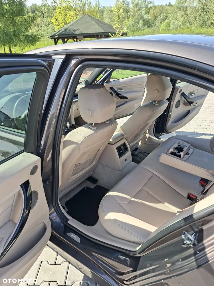 BMW Seria 3 320d - 12