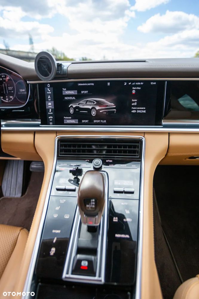 Porsche Panamera 4 Executive - 30