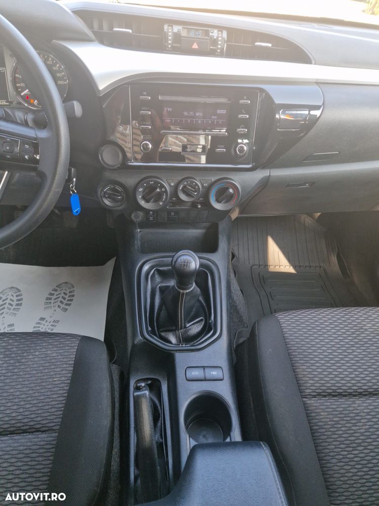 Toyota Hilux 2.4D 150CP 4x4 Double Cab 6MT Comfort - 14